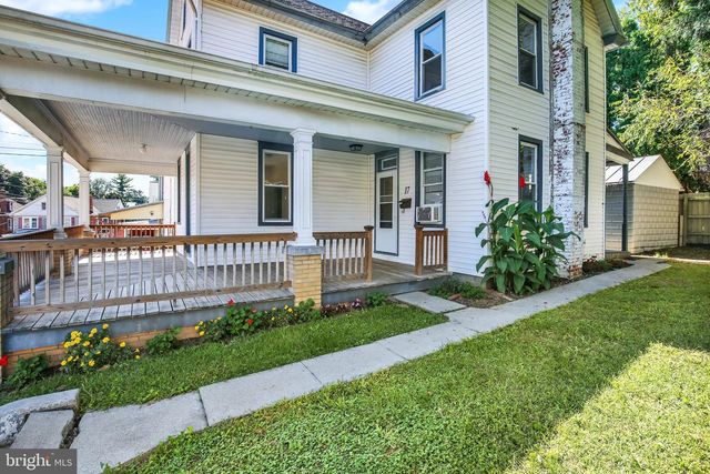 17 OAK ST S, Ephrata, PA 17522