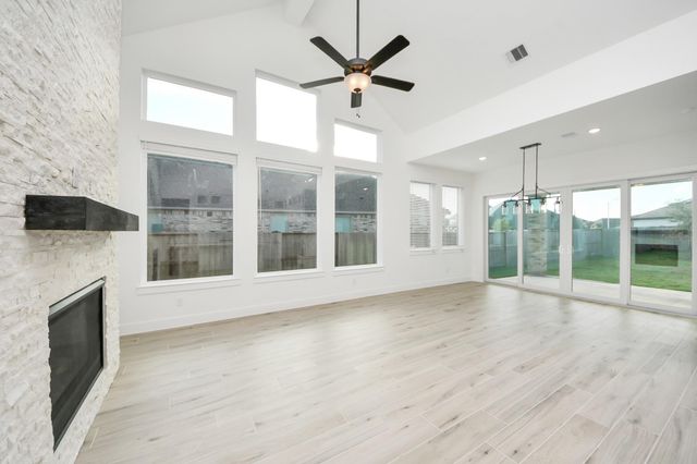 9519 Chateau Hill, Manvel, TX 77578