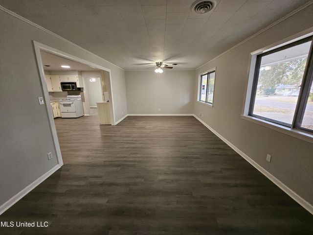2112 Country Club Drive, Yazoo City, MS 39194