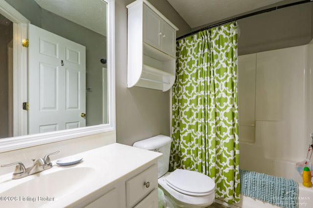 124 Scenic View Dr, Mt Washington, KY 40047