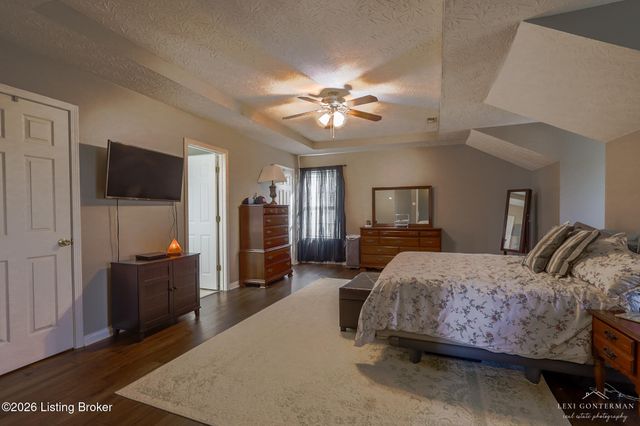 124 Scenic View Dr, Mt Washington, KY 40047