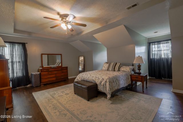 124 Scenic View Dr, Mt Washington, KY 40047