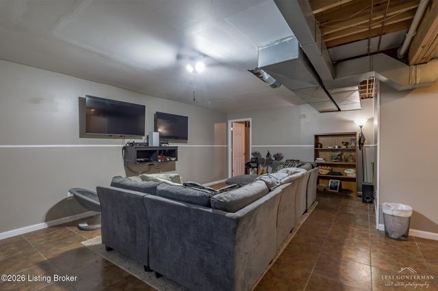 124 Scenic View Dr, Mt Washington, KY 40047