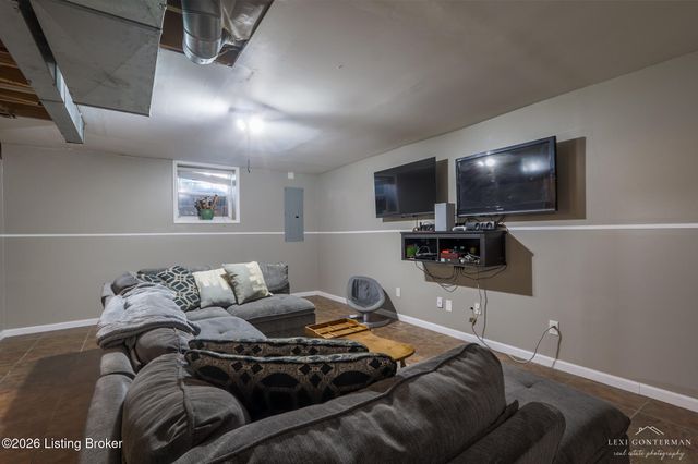 124 Scenic View Dr, Mt Washington, KY 40047