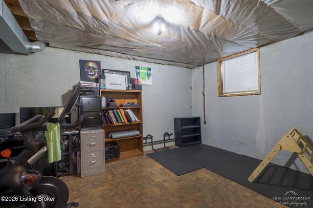 124 Scenic View Dr, Mt Washington, KY 40047