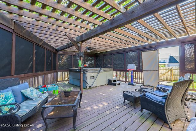 124 Scenic View Dr, Mt Washington, KY 40047