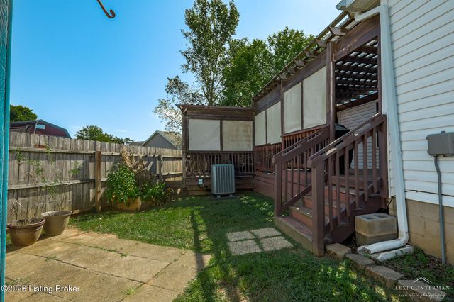 124 Scenic View Dr, Mt Washington, KY 40047