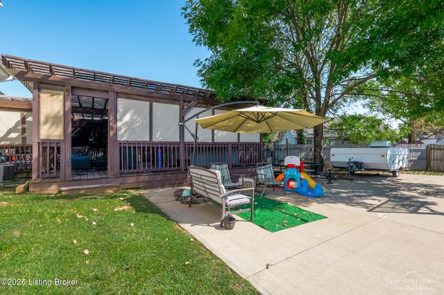 124 Scenic View Dr, Mt Washington, KY 40047