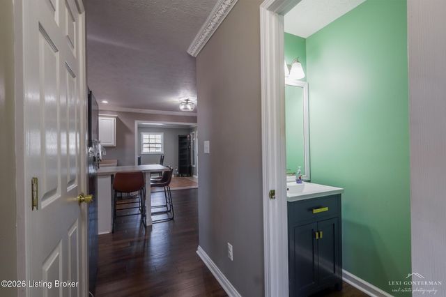 124 Scenic View Dr, Mt Washington, KY 40047