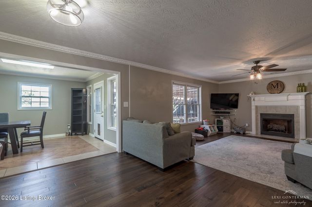 124 Scenic View Dr, Mt Washington, KY 40047