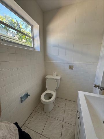 800 83rd St, Miami Beach, FL 33141