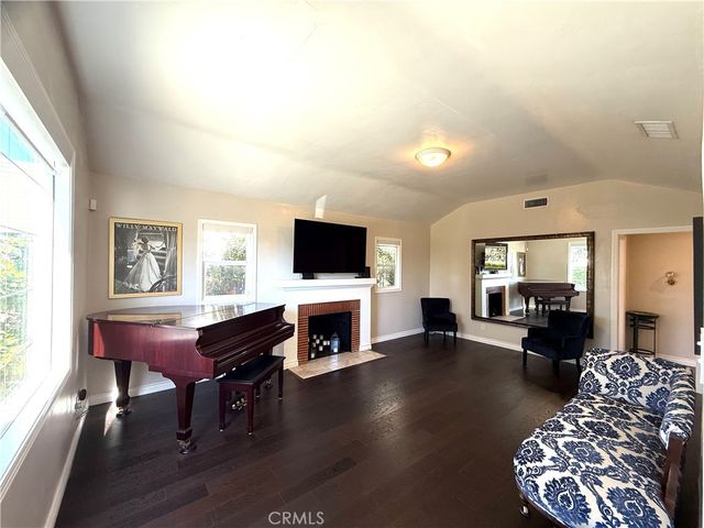 1978 S Holt Avenue, Los Angeles, CA 90034