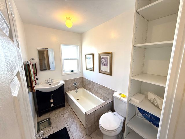 1978 S Holt Avenue, Los Angeles, CA 90034