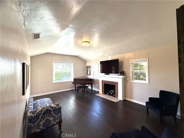 1978 S Holt Avenue, Los Angeles, CA 90034