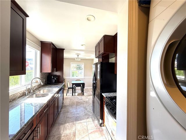 1978 S Holt Avenue, Los Angeles, CA 90034