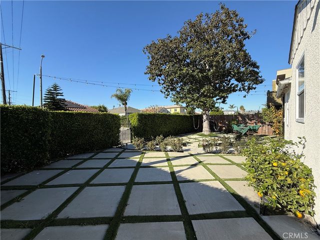 1978 S Holt Avenue, Los Angeles, CA 90034