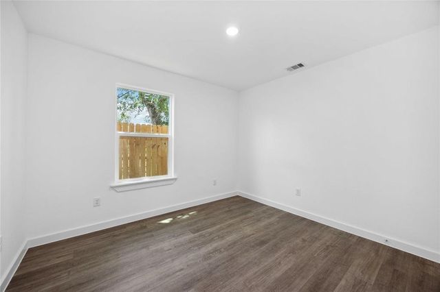 1056 North Lane A, Houston, TX 77088