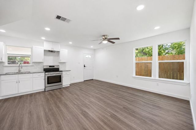 1056 North Lane A, Houston, TX 77088