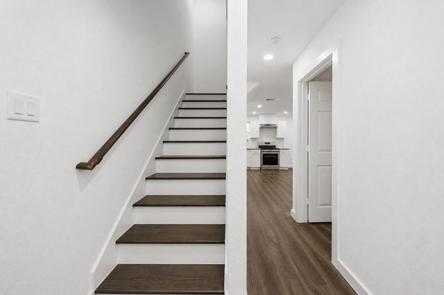 1056 North Lane A, Houston, TX 77088