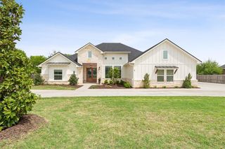 8 Independence Trail, Waco, TX 76708