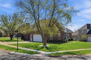 305 Gablewood Cir, Louisville, KY 40245