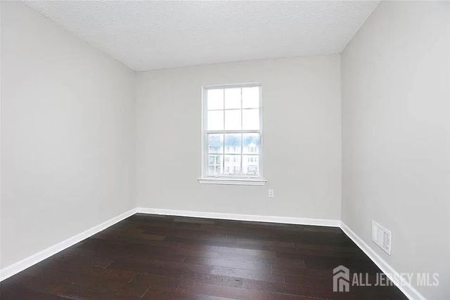 155 DARWIN Lane, North Brunswick, NJ 08902