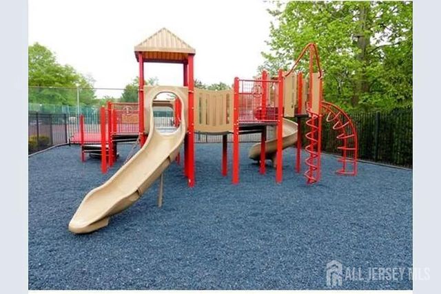 155 DARWIN Lane, North Brunswick, NJ 08902