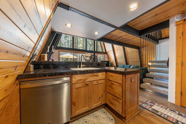 14258 Glacier View Road, Truckee, CA 96161