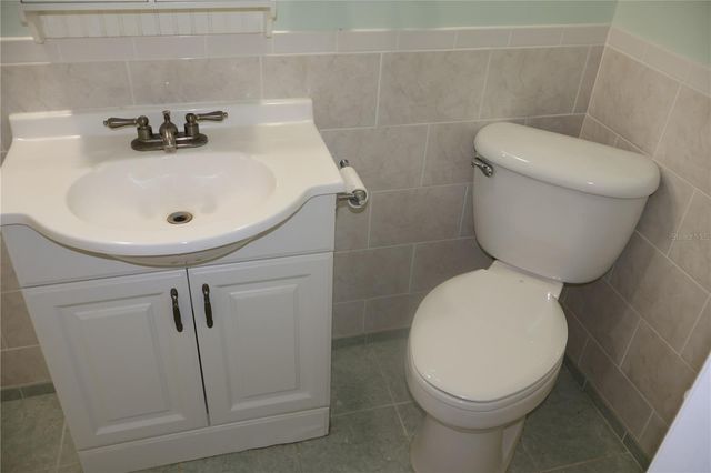 3815 W DE LEON STREET, Tampa, FL 33609