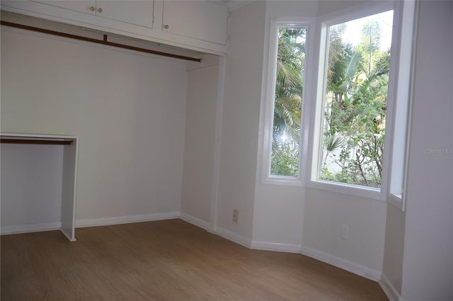 3815 W DE LEON STREET, Tampa, FL 33609