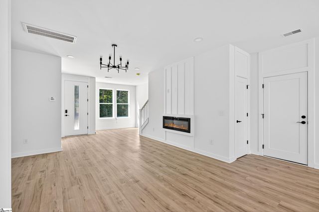 189 Eastbrook Drive, Woodruff, SC 29388