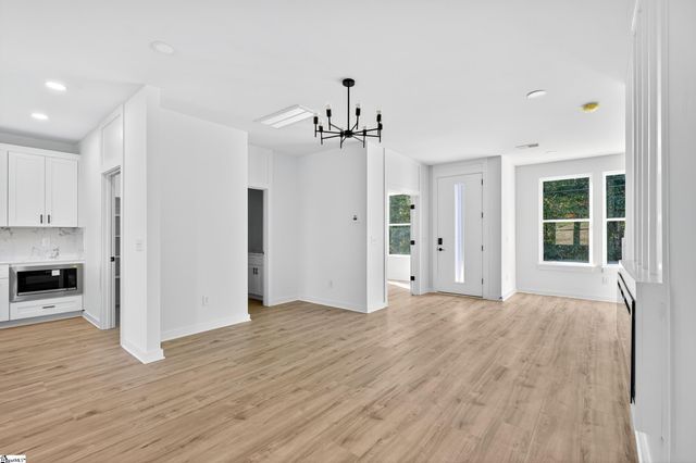 189 Eastbrook Drive, Woodruff, SC 29388