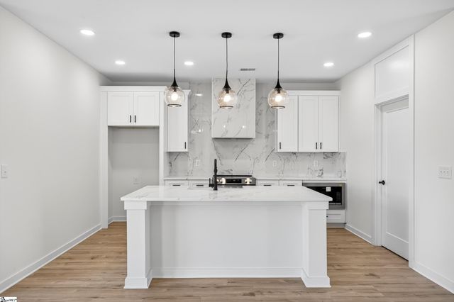 189 Eastbrook Drive, Woodruff, SC 29388