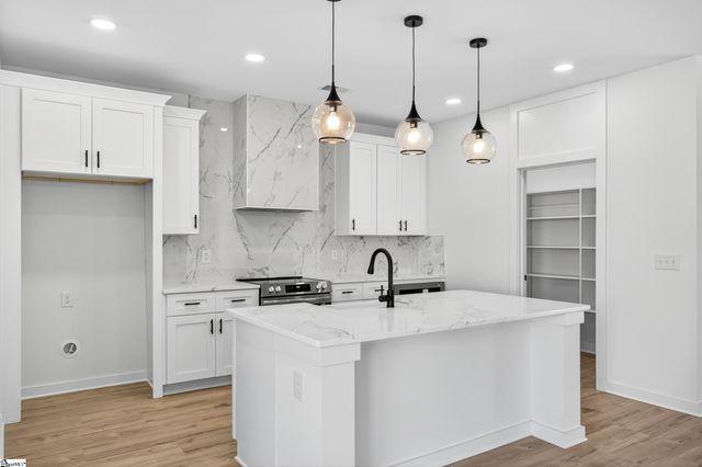 189 Eastbrook Drive, Woodruff, SC 29388