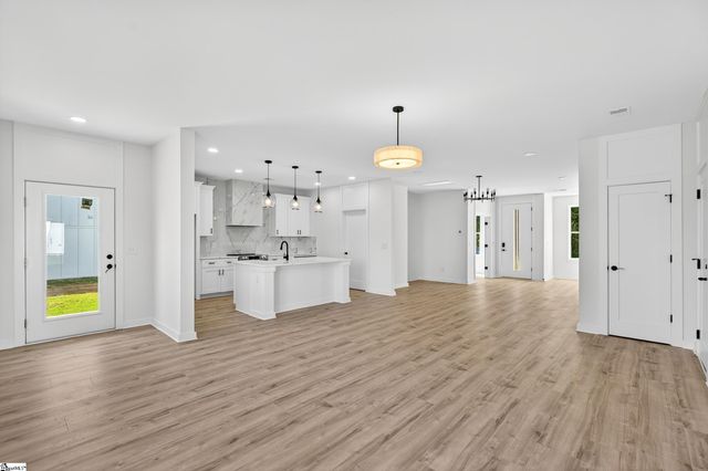 189 Eastbrook Drive, Woodruff, SC 29388