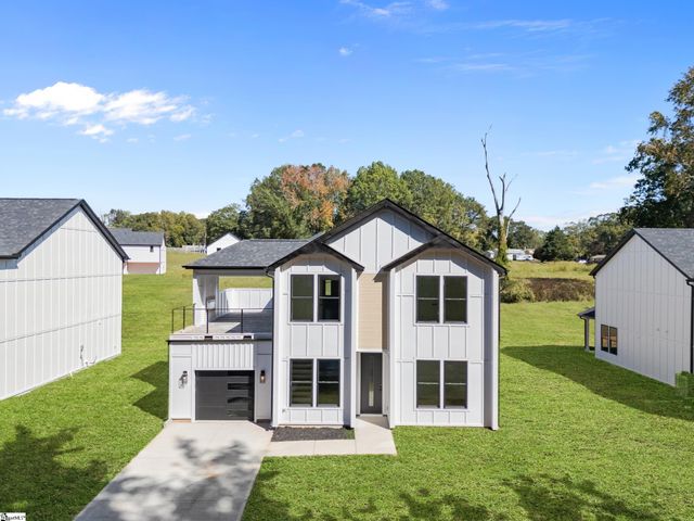 189 Eastbrook Drive, Woodruff, SC 29388