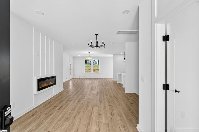 189 Eastbrook Drive, Woodruff, SC 29388