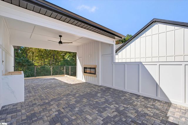 189 Eastbrook Drive, Woodruff, SC 29388