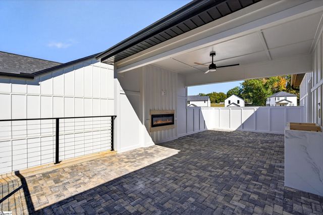189 Eastbrook Drive, Woodruff, SC 29388