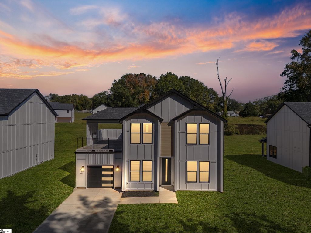 189 Eastbrook Drive, Woodruff, SC 29388