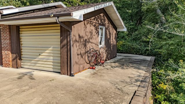 209 Pine View Lane, Lafayette, IN 47905