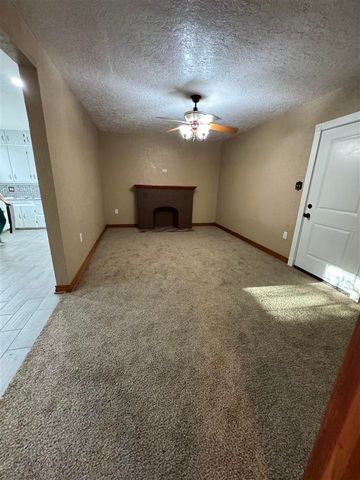 774 NW 16th St, Lawton, OK 73507