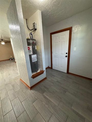 774 NW 16th St, Lawton, OK 73507