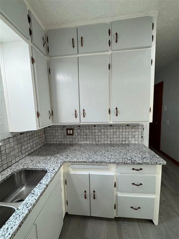 774 NW 16th St, Lawton, OK 73507