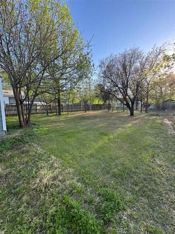 774 NW 16th St, Lawton, OK 73507