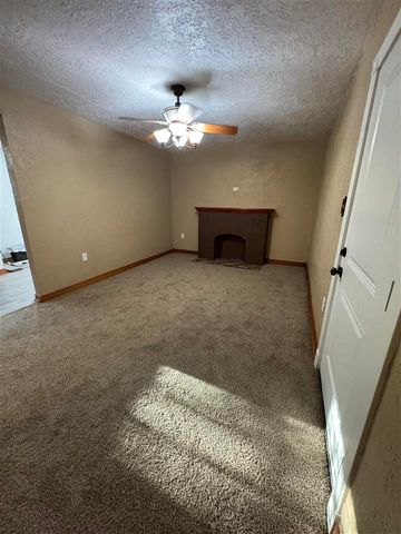 774 NW 16th St, Lawton, OK 73507