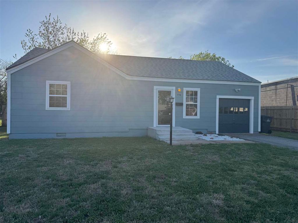 774 NW 16th St, Lawton, OK 73507