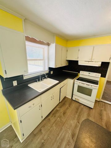 208 Forrest, Newport, AR 72112