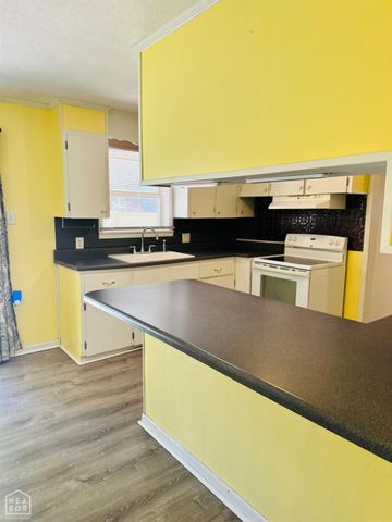 208 Forrest, Newport, AR 72112