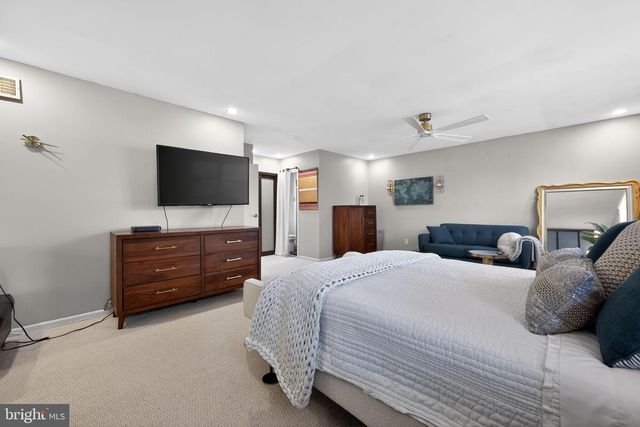 100 MICHAEL RD, Southampton, PA 18966